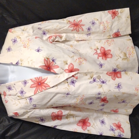 Chadwick's Linen cotton blend floral button blazer - Picture 2 of 8